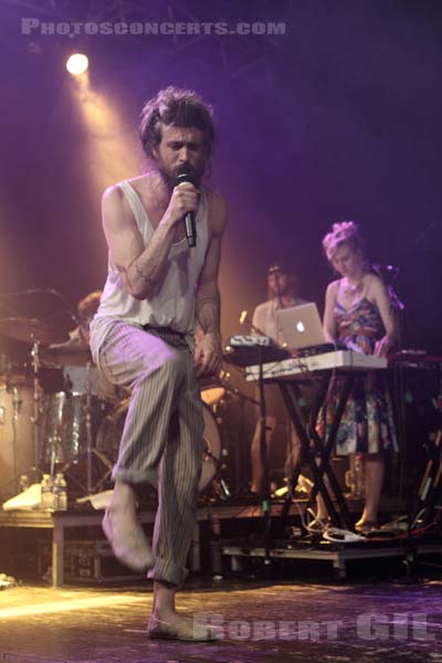 EDWARD SHARPE AND THE MAGNETIC ZEROS - 2013-07-08 - PARIS - Le Trianon - 